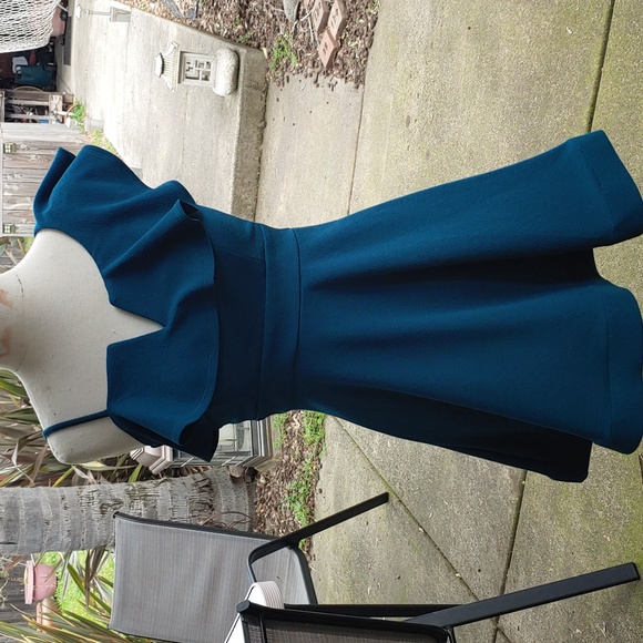 Teal short dress with Asymmetrical top. size junior 1/2 - Picture 1 of 5